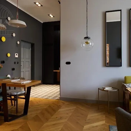 Apartmán Goldfinger 3-bed Unique In The Heart Of Podgorze