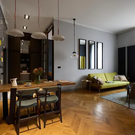 Apartment Goldfinger 3-bed Unique In The Heart Of Podgorze *