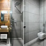 Goldfinger 3-bed Unique In The Heart Of Podgorze Krakov