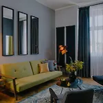 Goldfinger 3-bed Unique In The Heart Of Podgorze Krakov
