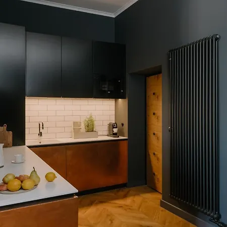 アパート Goldfinger 3-bed Unique In The Heart Of Podgorze クラクフ