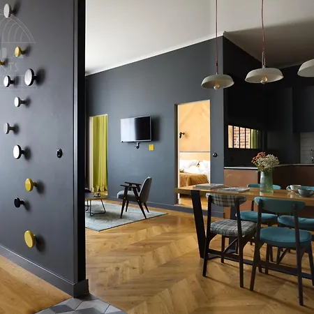 شقة Goldfinger 3-bed Unique In The Heart Of Podgorze كراكوفيا